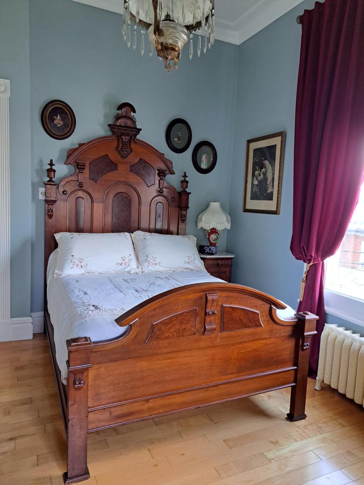 Au Charme Victorien Bed & Breakfast