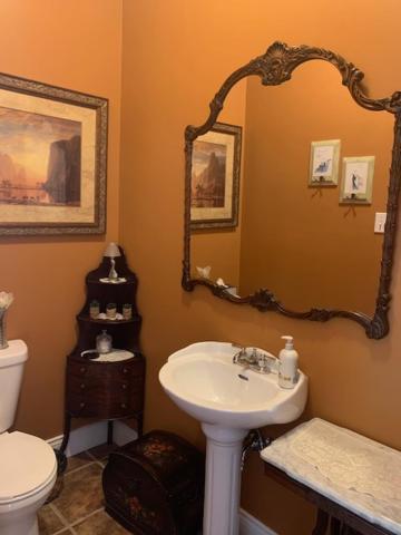 Au Charme Victorien Bed & Breakfast